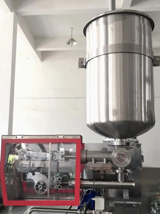 Детали за машината за пакување кечап со голема брзина KEFAI - бункер